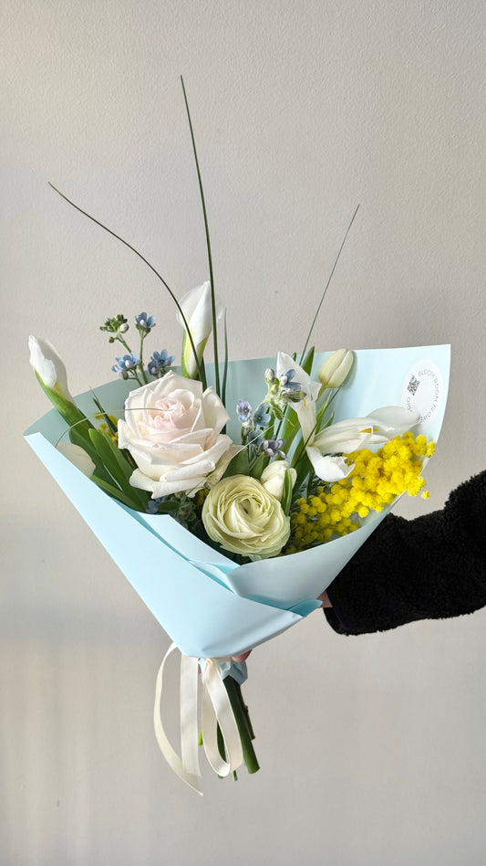 "Spring Mood" Midi Bouquet – BloomRoom.ee, свежие цветы в Таллине