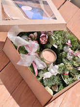 Load image into Gallery viewer, Christmas wreath with gift box
