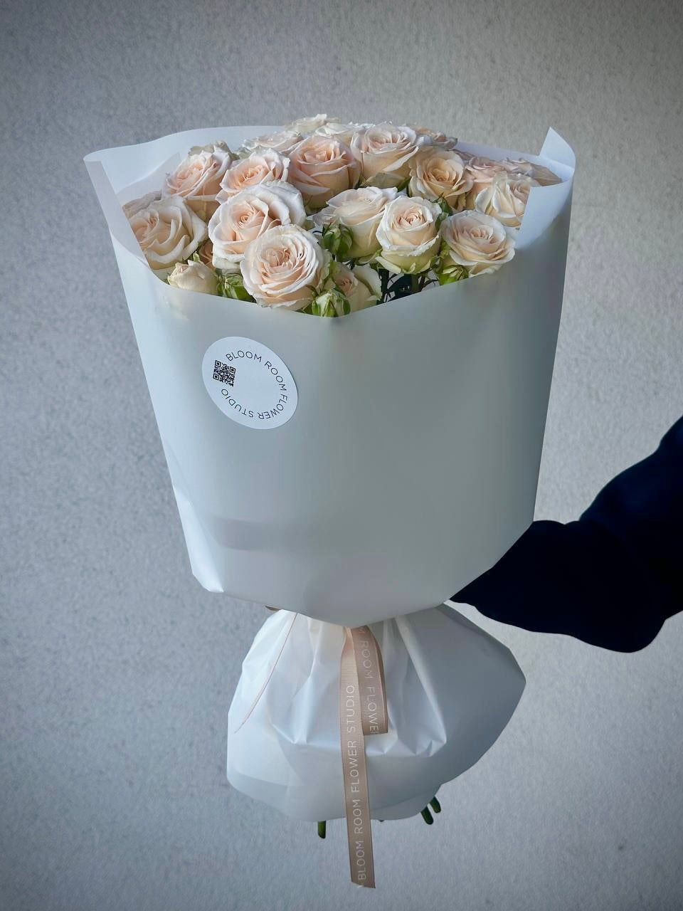 Rooside kimp luksuslikus pakendis | Росы в роскошной упаковке | Luxury bouquet of spray roses in elegant packaging