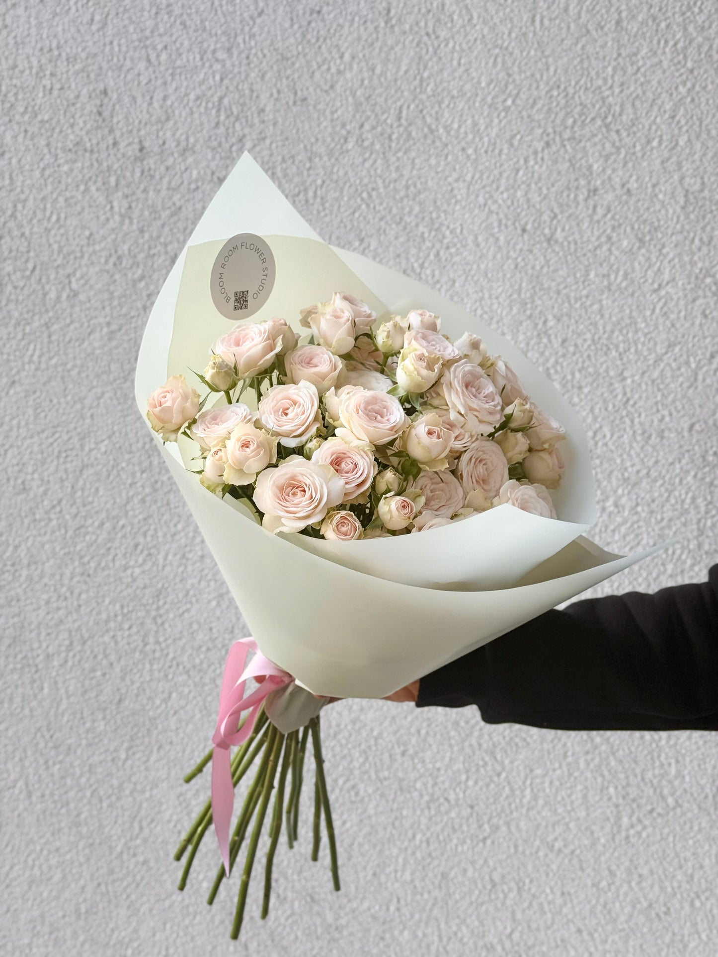 13 "Sofia" Beige Spray Roses