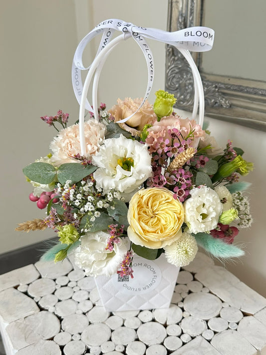 "Hold me tender" Mini Flower Bag – BloomRoom.ee, värsked lilled Tallinnas