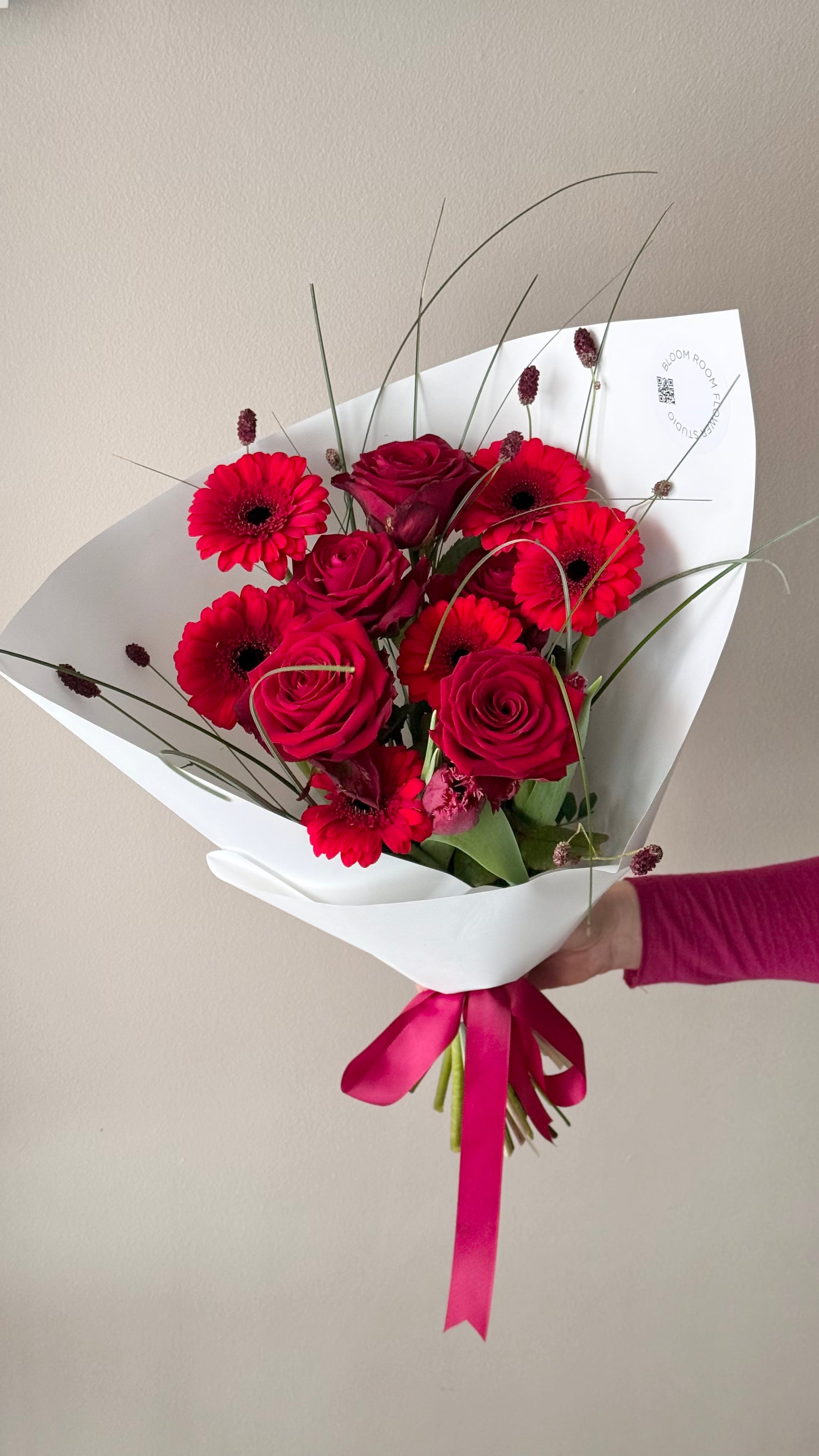 Kiss Me Art Bouquet punaseid roose ja gerberoosid | Букет "Поцелуй меня" с красными розами и герберами | Kiss Me Art Bouquet with red roses and gerberas