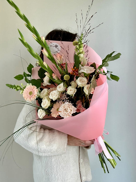 “Shine bright ” Art bouquet – BloomRoom.ee, värsked lilled Tallinnas