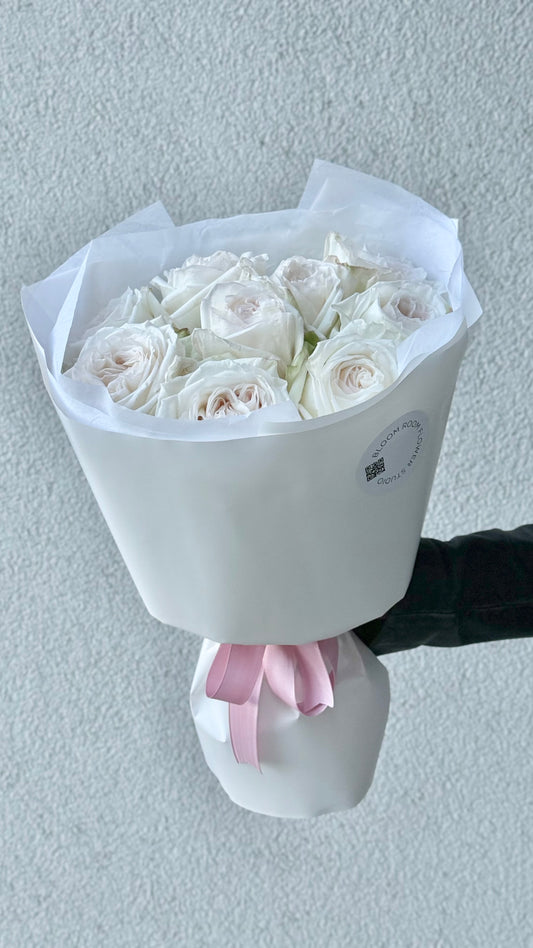9 "White O'Hara" Garden Roses – BloomRoom.ee, fresh flowers in Tallinn
