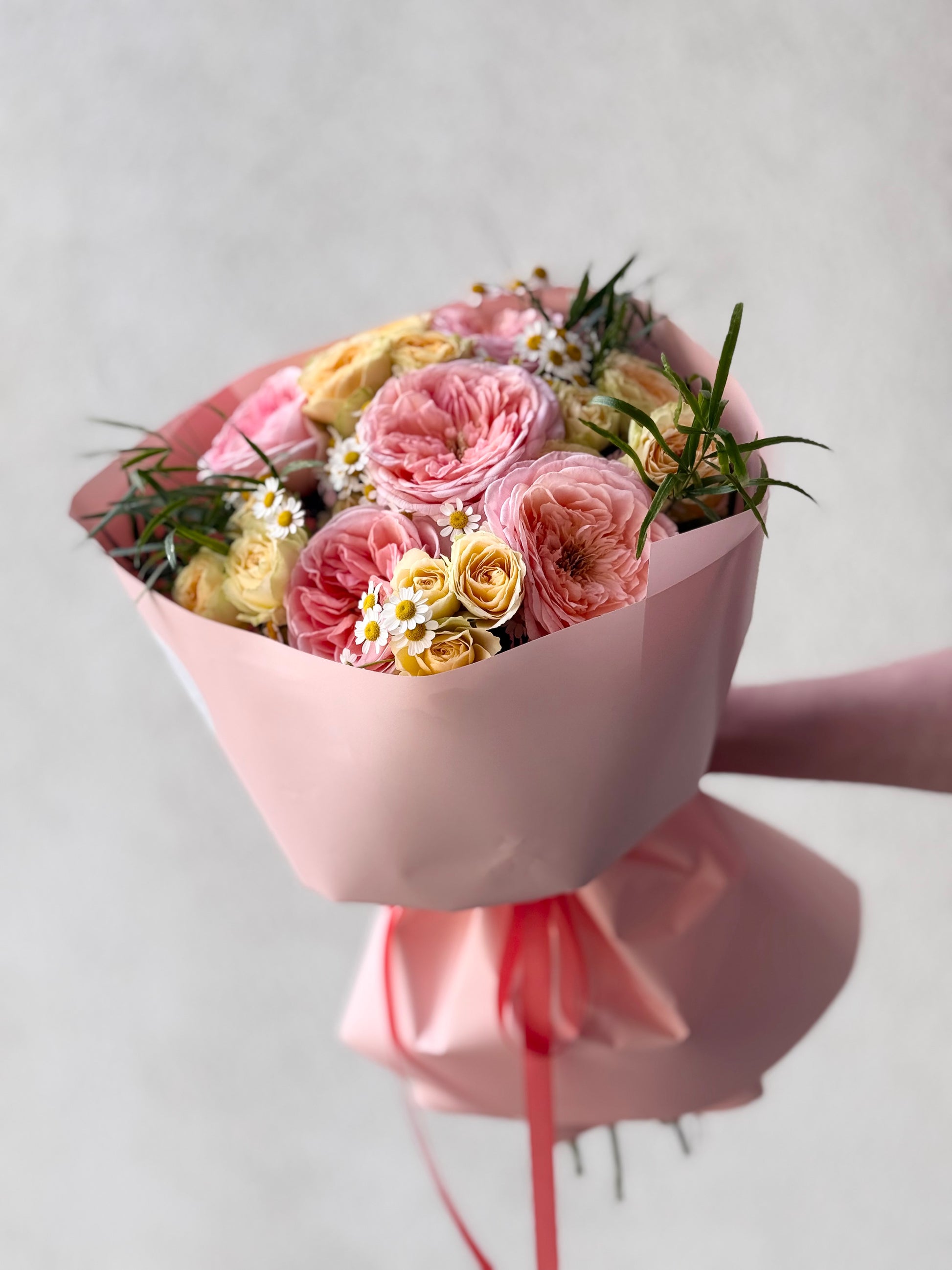 Suve Aiakimpude Kimp | Летний Садовый Букет | Summer Garden Mix Bouquet with pink roses and daisies.