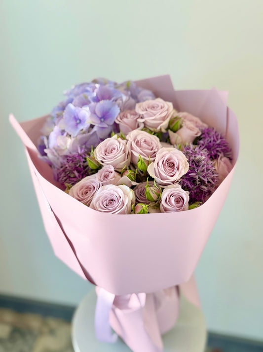 "Bloom Baby Bloom" Art Bouquet – BloomRoom.ee, fresh flowers in Tallinn