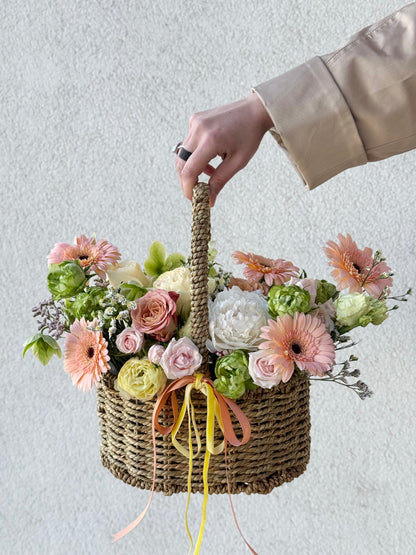 "Moms Garden" Flower Basket with garden roses
