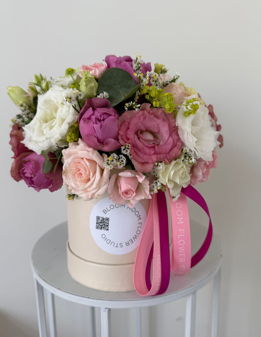 Mini Bloom Box «Pure Charm🌸 » – BloomRoom.ee, fresh flowers in Tallinn