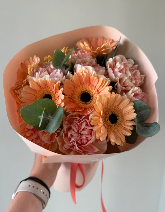 Salmon mix Bouquet – BloomRoom.ee, fresh flowers in Tallinn