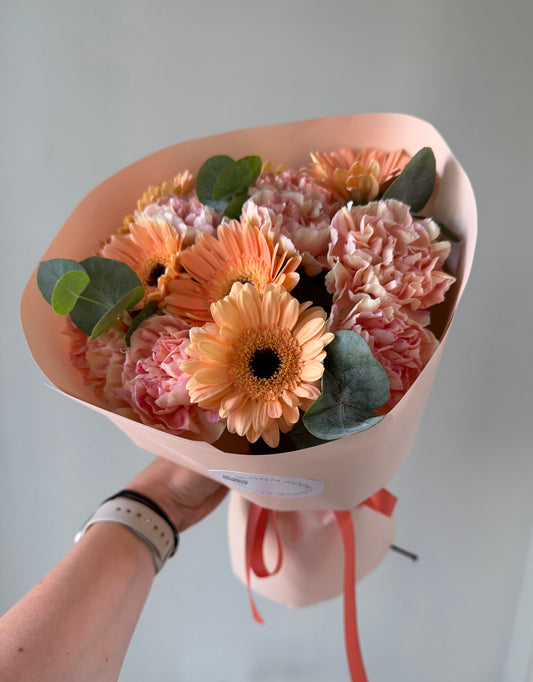 Salmon mix Bouquet – BloomRoom.ee, fresh flowers in Tallinn
