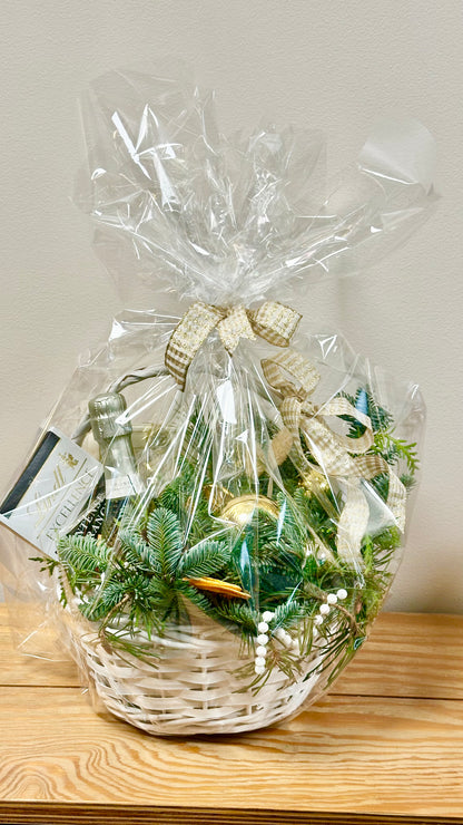 Christmas basket wits Prosecco, Chocolate, Italian candies