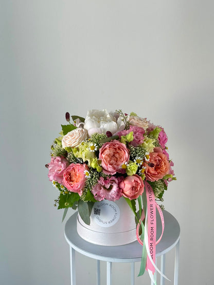 Summer flowers mix in a Bloom Box