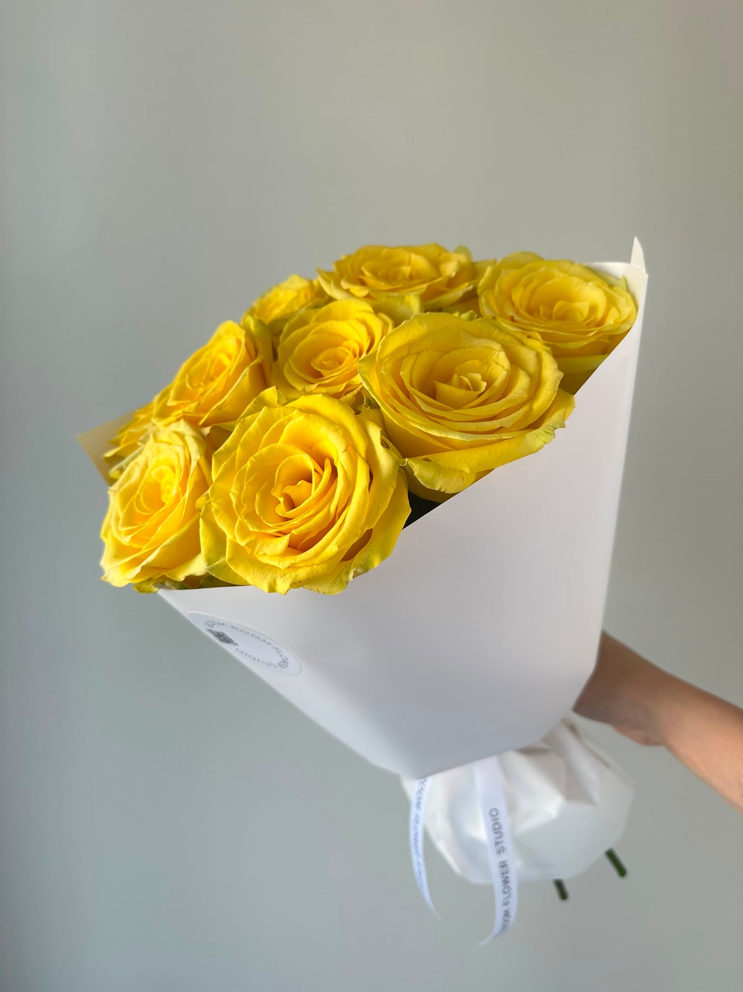 9 💛 Yellow Ecuador Roses “Cancun”