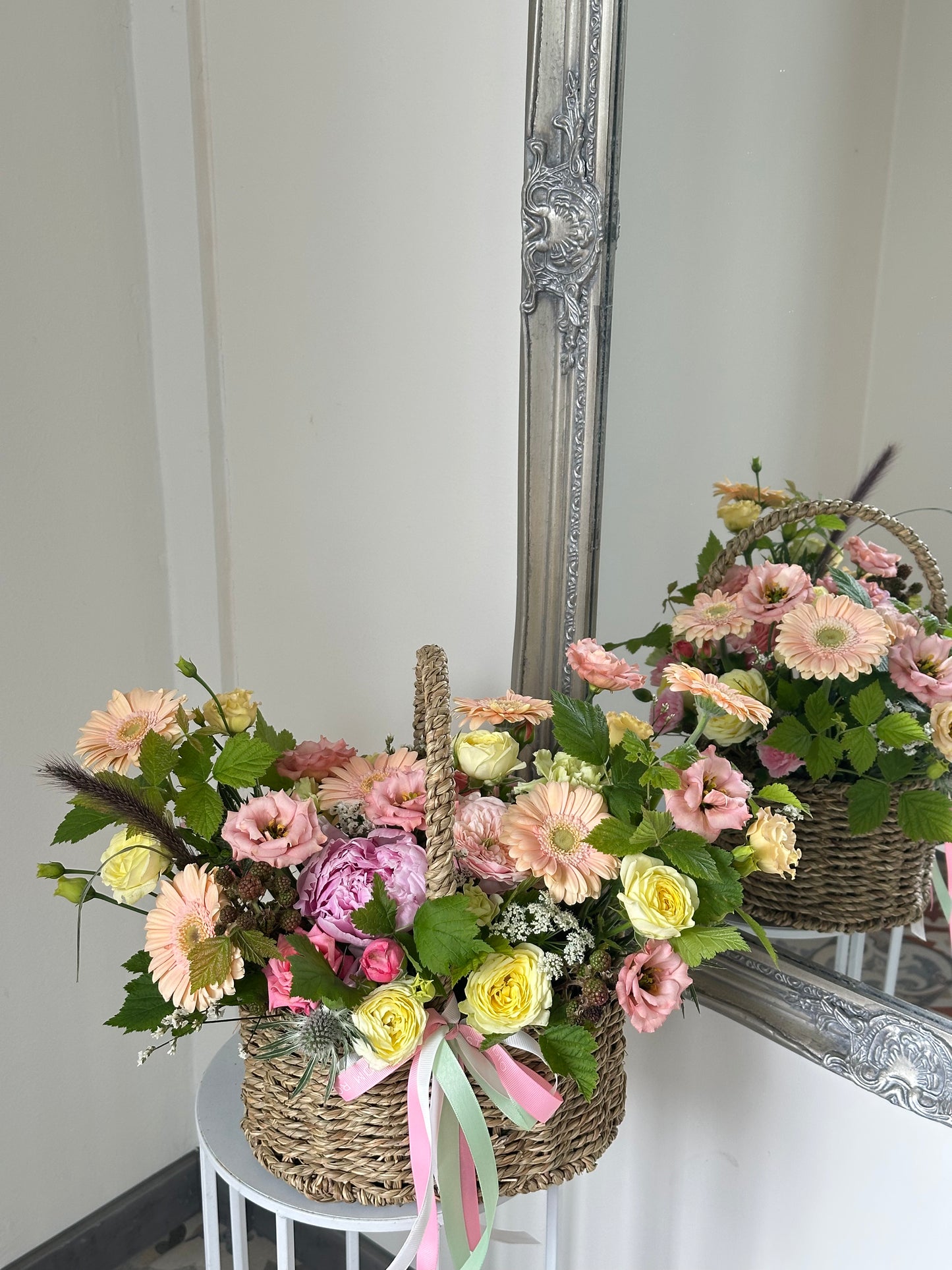 Flower bascet with summer bloomers 🧡