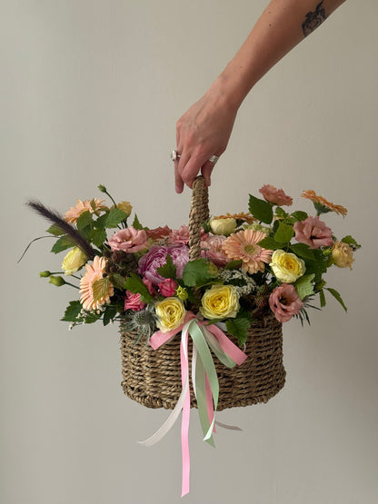 Flower bascet with summer bloomers 🧡