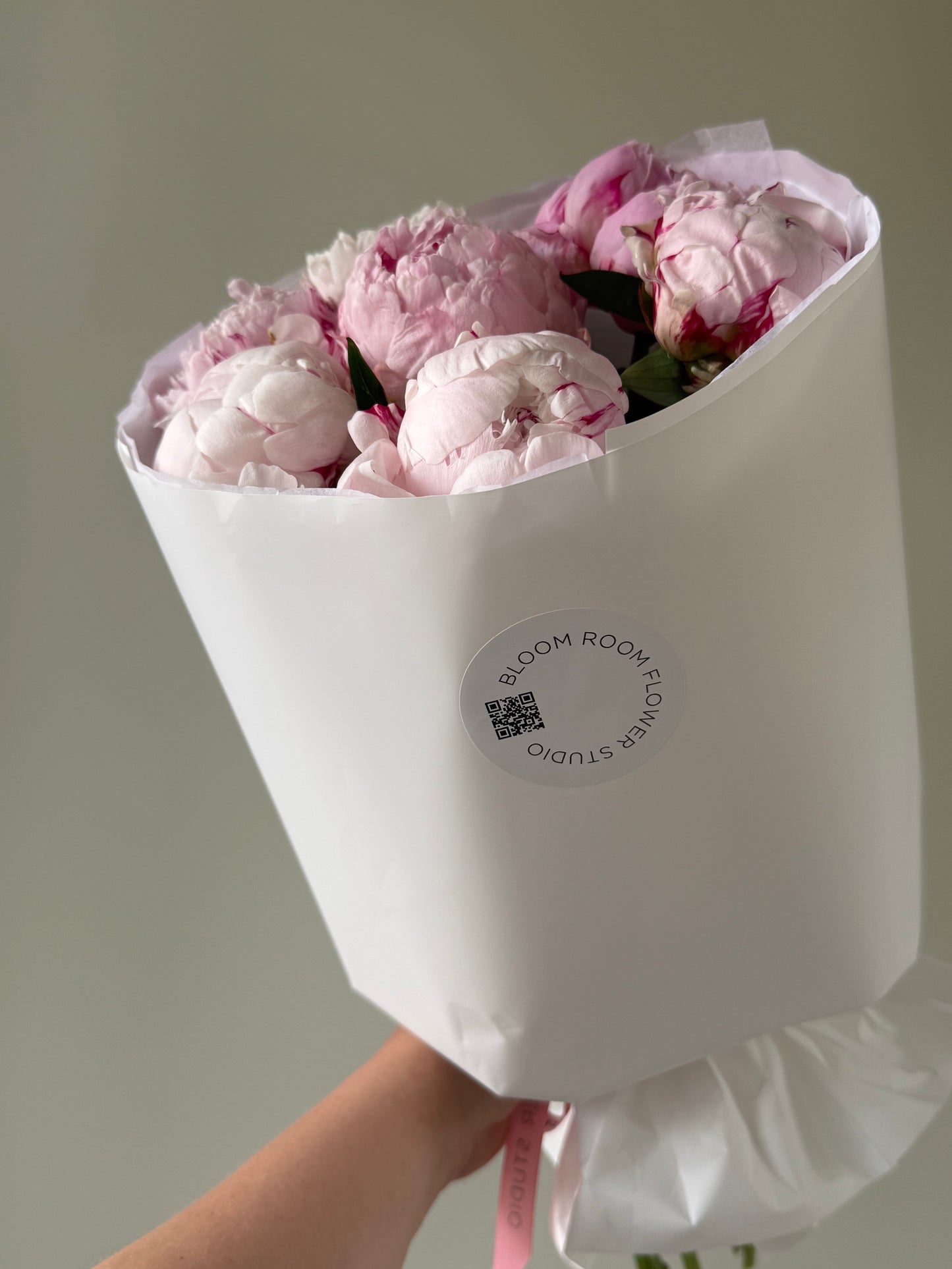 7 «Sarah Bernard” peonies