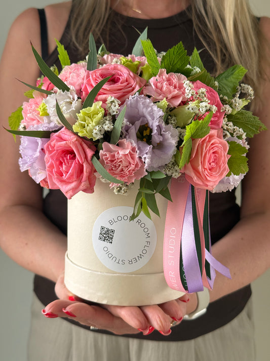 Summer flowers mix in a Bloom Box – BloomRoom.ee, fresh flowers in Tallinn