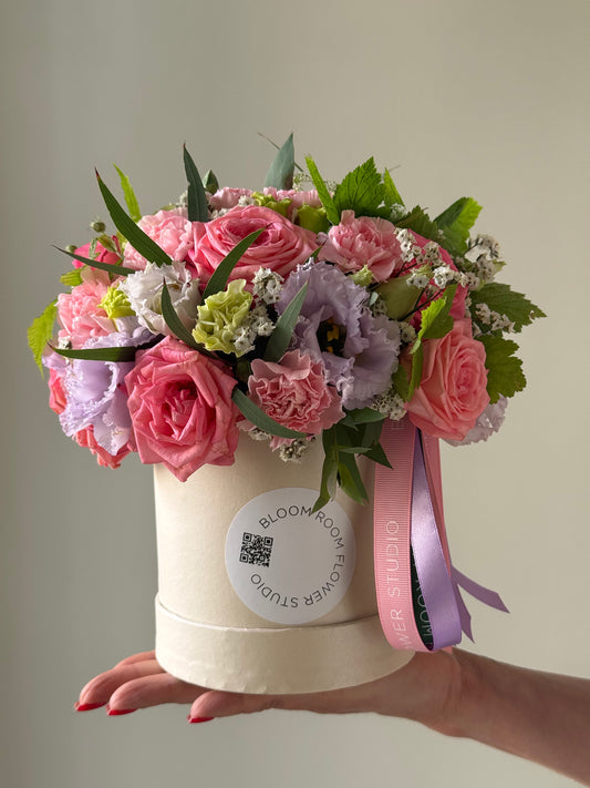 Summer flowers mix in a Bloom Box – BloomRoom.ee, fresh flowers in Tallinn