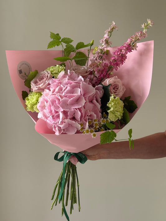 «Royal garden” Grand Bouquet – BloomRoom.ee, fresh flowers in Tallinn