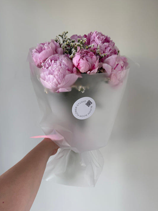 9 "Peonies with limonium " in a gift wrapping – BloomRoom.ee, värsked lilled Tallinnas