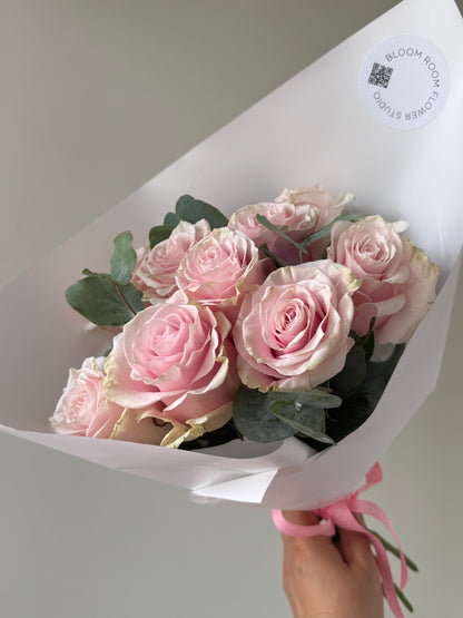 9 pink “Mondial” Roses