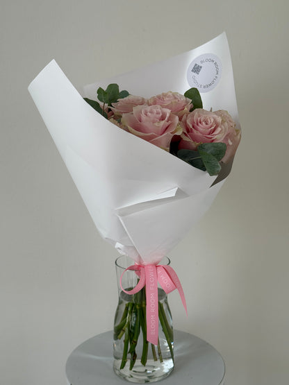 9 pink “Mondial” Roses