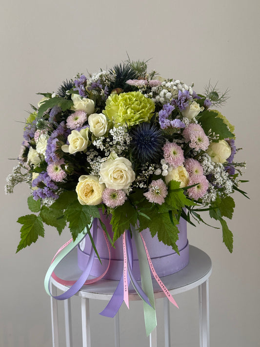 Bloom Box «Glow in the city ✨» – BloomRoom.ee, fresh flowers in Tallinn