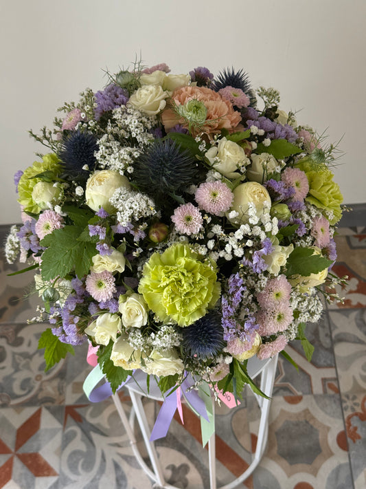 Bloom Box «Glow in the city ✨» – BloomRoom.ee, fresh flowers in Tallinn