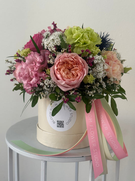 Mini Bloom Box «Summer breeze» – BloomRoom.ee, fresh flowers in Tallinn