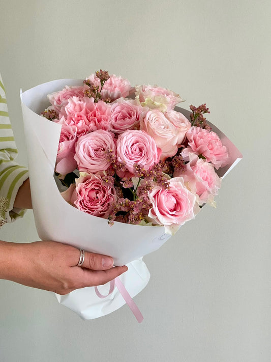 “Vegan Salmon 🦈” Art Bouquet – BloomRoom.ee, fresh flowers in Tallinn