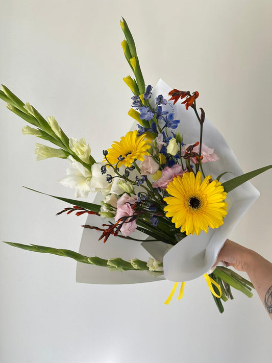“Sunny mood” Art Bouquet – BloomRoom.ee, fresh flowers in Tallinn