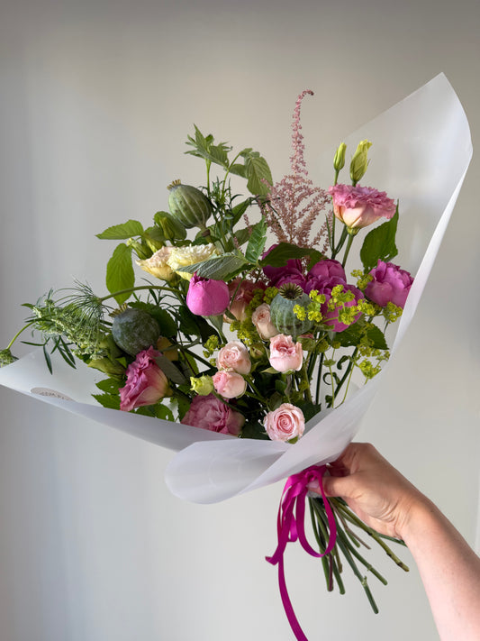 "Summer romance" Art Bouquet – BloomRoom.ee, fresh flowers in Tallinn