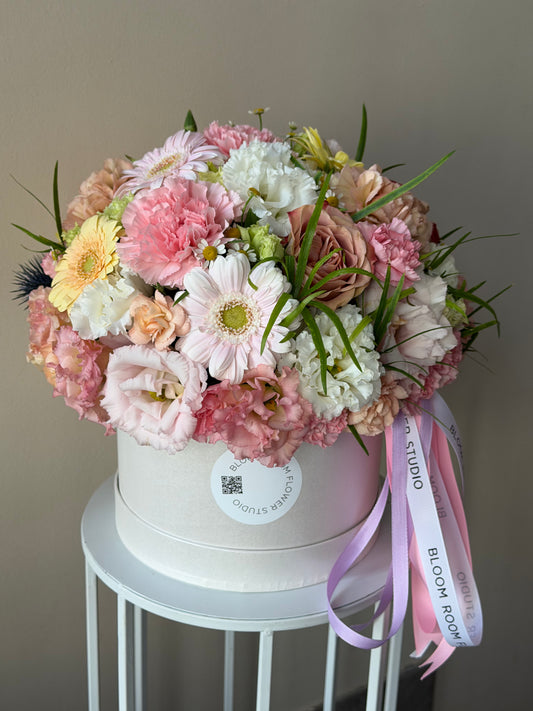 Grand Flower Box XL «Just for you🥰» – BloomRoom.ee, fresh flowers in Tallinn