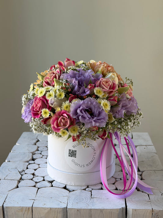 Mini Flower Box “Lilac Dream” – BloomRoom.ee, fresh flowers in Tallinn
