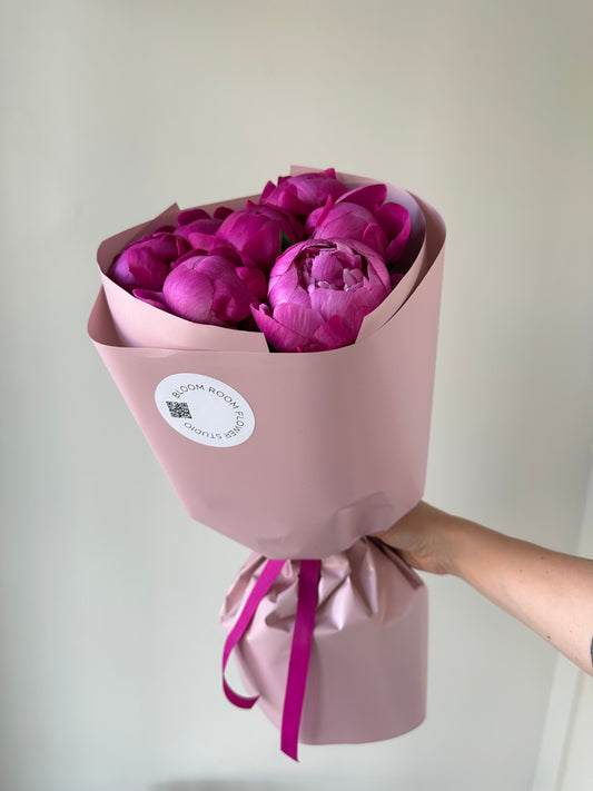 7 «Sarah Bernard” peonies – BloomRoom.ee, fresh flowers in Tallinn