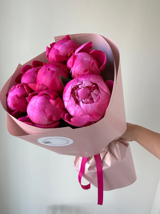 7 «Sarah Bernard” peonies – BloomRoom.ee, fresh flowers in Tallinn