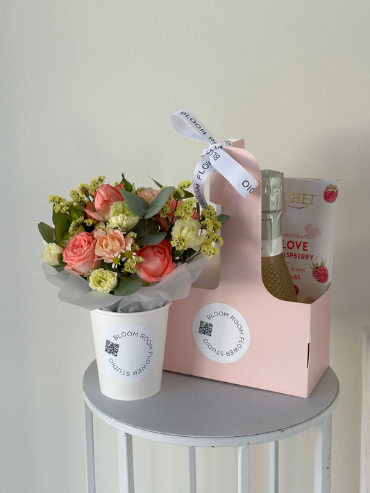 Set “summer must-haves” – BloomRoom.ee, fresh flowers in Tallinn