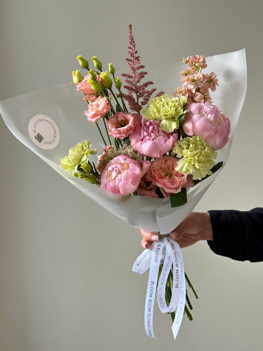 "Bubble gum" Art bouquet – BloomRoom.ee, fresh flowers in Tallinn