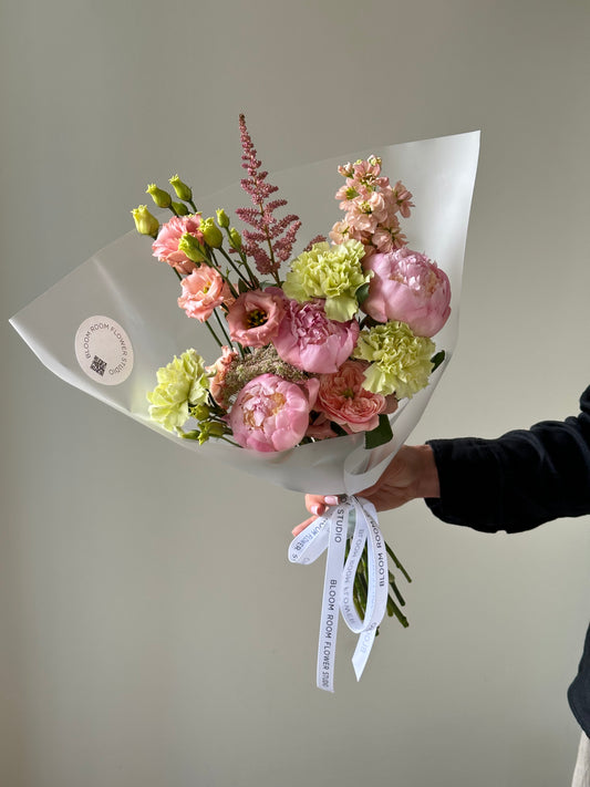 "Bubble gum" Art bouquet – BloomRoom.ee, fresh flowers in Tallinn