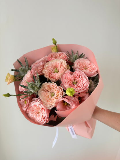 "I think pink" Art Bouquet