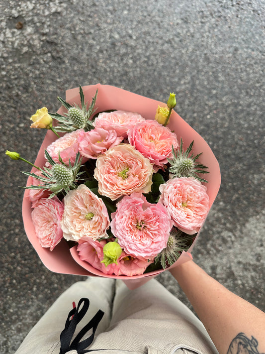 "I think pink" Art Bouquet – BloomRoom.ee, fresh flowers in Tallinn
