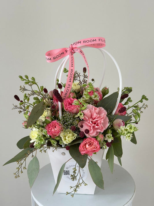 "Hold me tender" Flower Bag – BloomRoom.ee, fresh flowers in Tallinn
