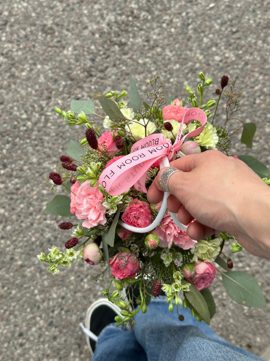 "Hold me tender" Flower Bag – BloomRoom.ee, fresh flowers in Tallinn