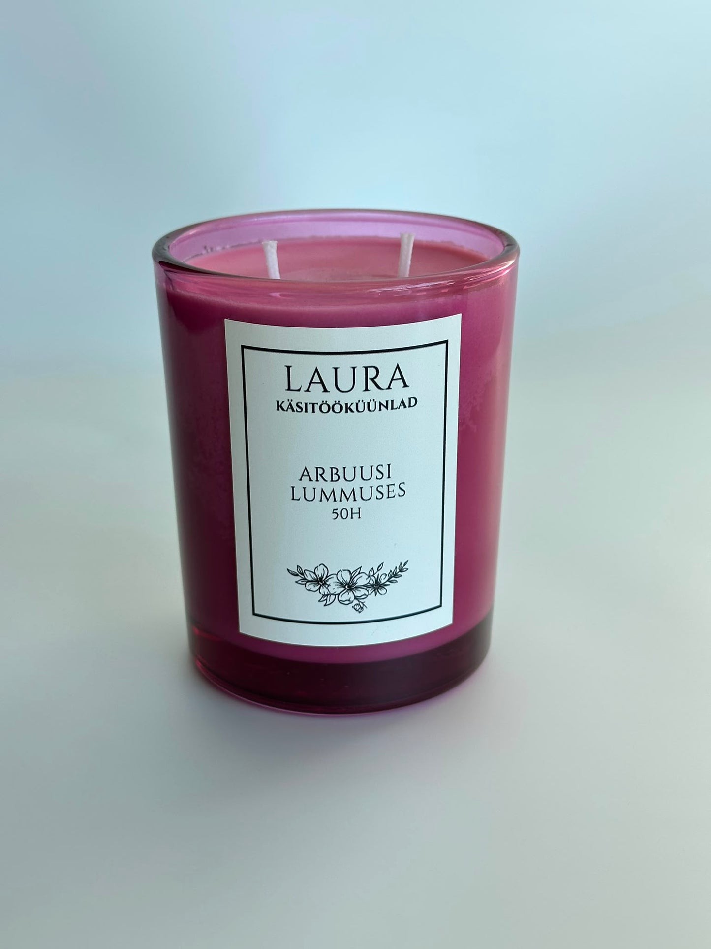 Handcrafted aromatic candles made of soy wax