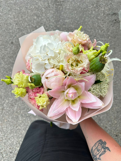 "Good morning, sunshine!" Art bouquet