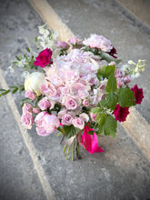 Load image into Gallery viewer, Summer mix bouquet
