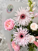 Load image into Gallery viewer, Maxi Bouquet
