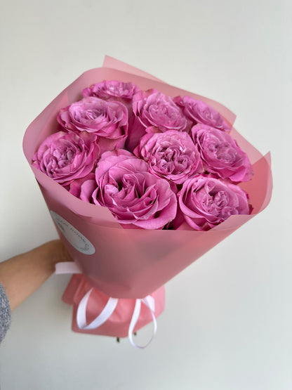“Pink Love Story” bouquet of 9 lilac-pink Queens Crown roses in pink wrapping