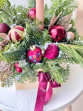 Load image into Gallery viewer, рождество, рождественская елка, рождественские украшения, Праздничное украшение, Елочная игрушка, орнамент, Украшение из цветов, в помещении, Ель голубая, украшение, растение
