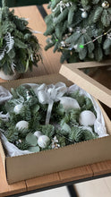 Загрузить изображение в средство просмотра галереи, Christmas Wreath
